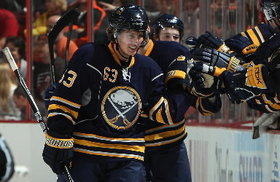 90953642JM014_BUFFALO_SABRE.embedded.prod_affiliate.50.jpg